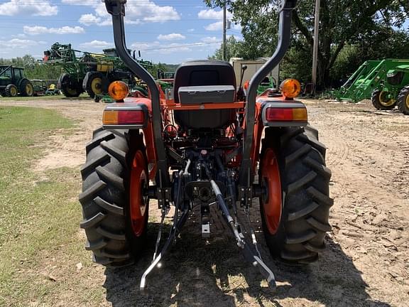 Image of Kubota L3901D equipment image 1