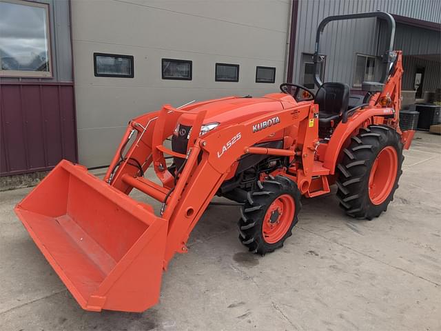 Image of Kubota L3901HST equipment image 2