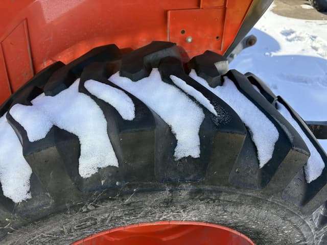 Image of Kubota L3901HST equipment image 4