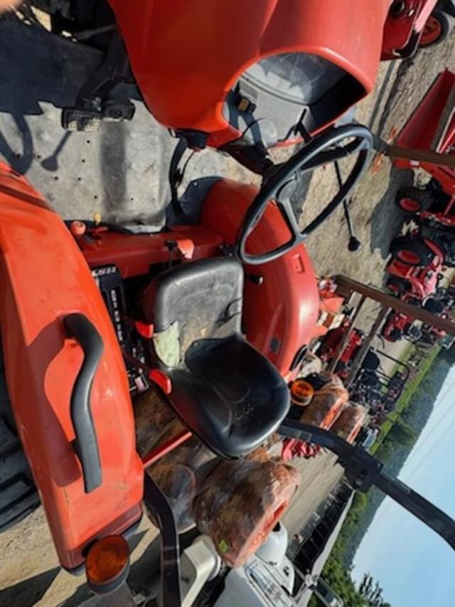 Image of Kubota L4701 equipment image 4