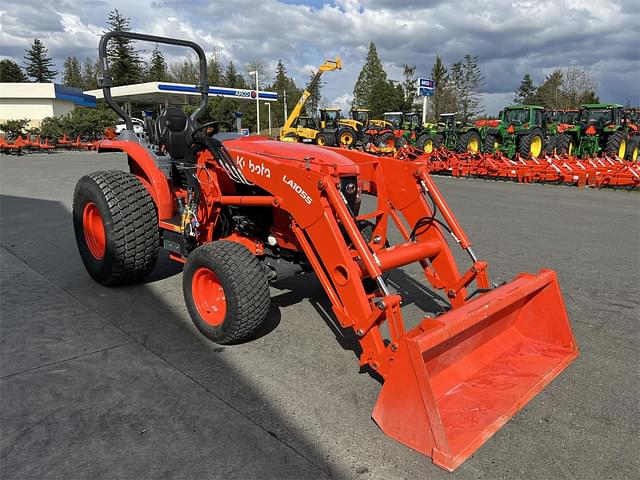 Image of Kubota L4760 equipment image 3