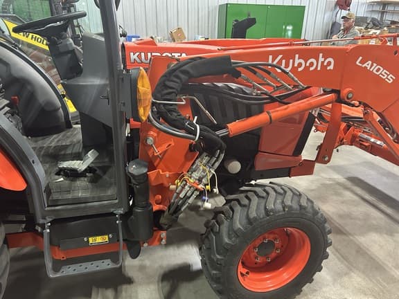 Image of Kubota L6060 equipment image 4