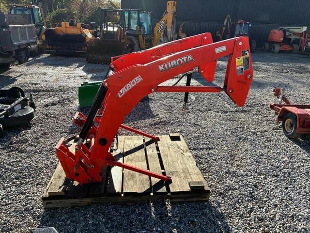 Image of Kubota LA805 equipment image 3