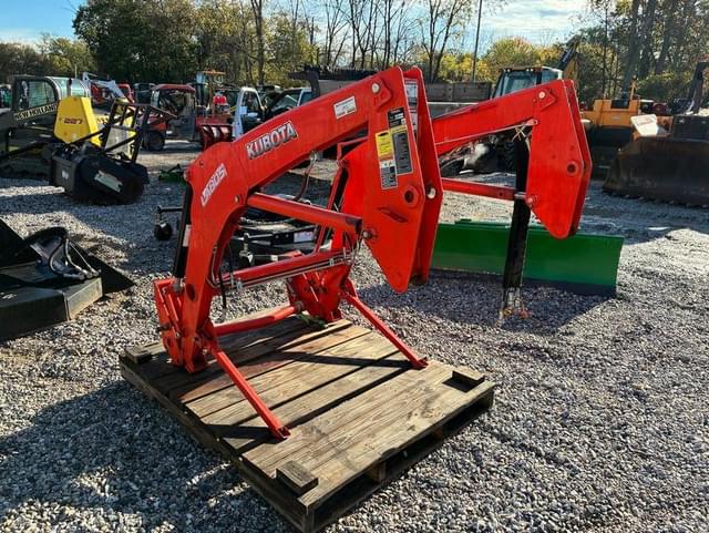 Image of Kubota LA805 equipment image 4