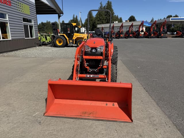 Image of Kubota LX2610HSD equipment image 2
