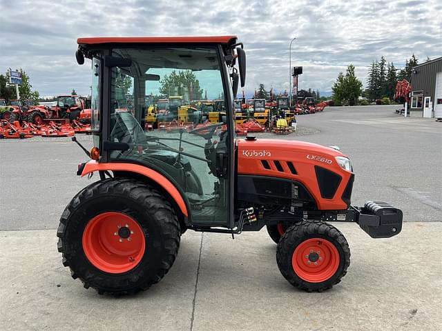 Image of Kubota LX2610HSDC equipment image 4