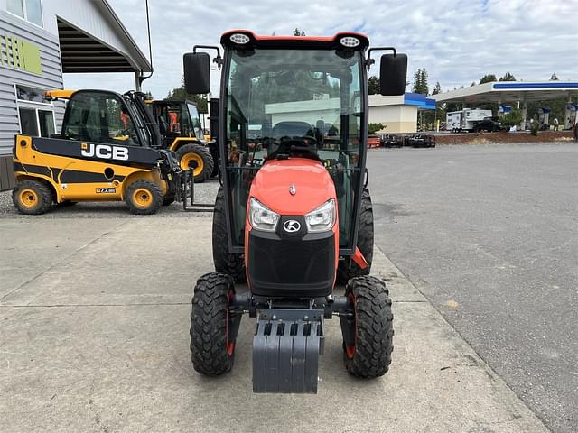 Image of Kubota LX2610HSDC equipment image 2