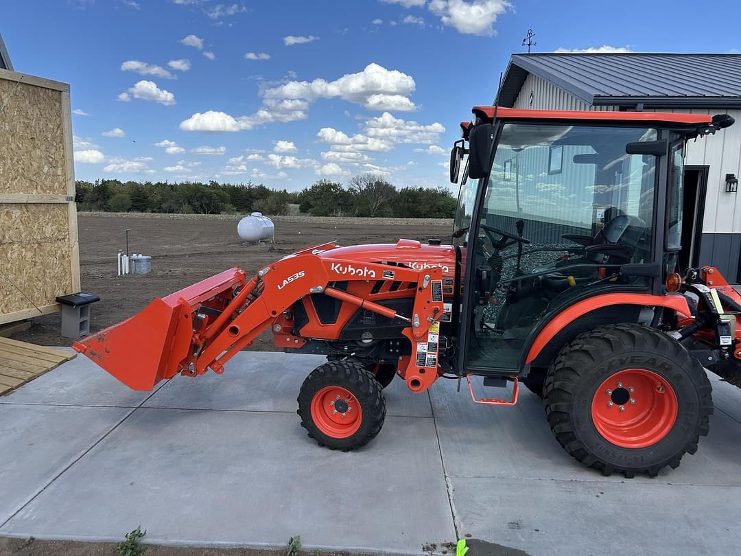 Image of Kubota LX3310 Primary image