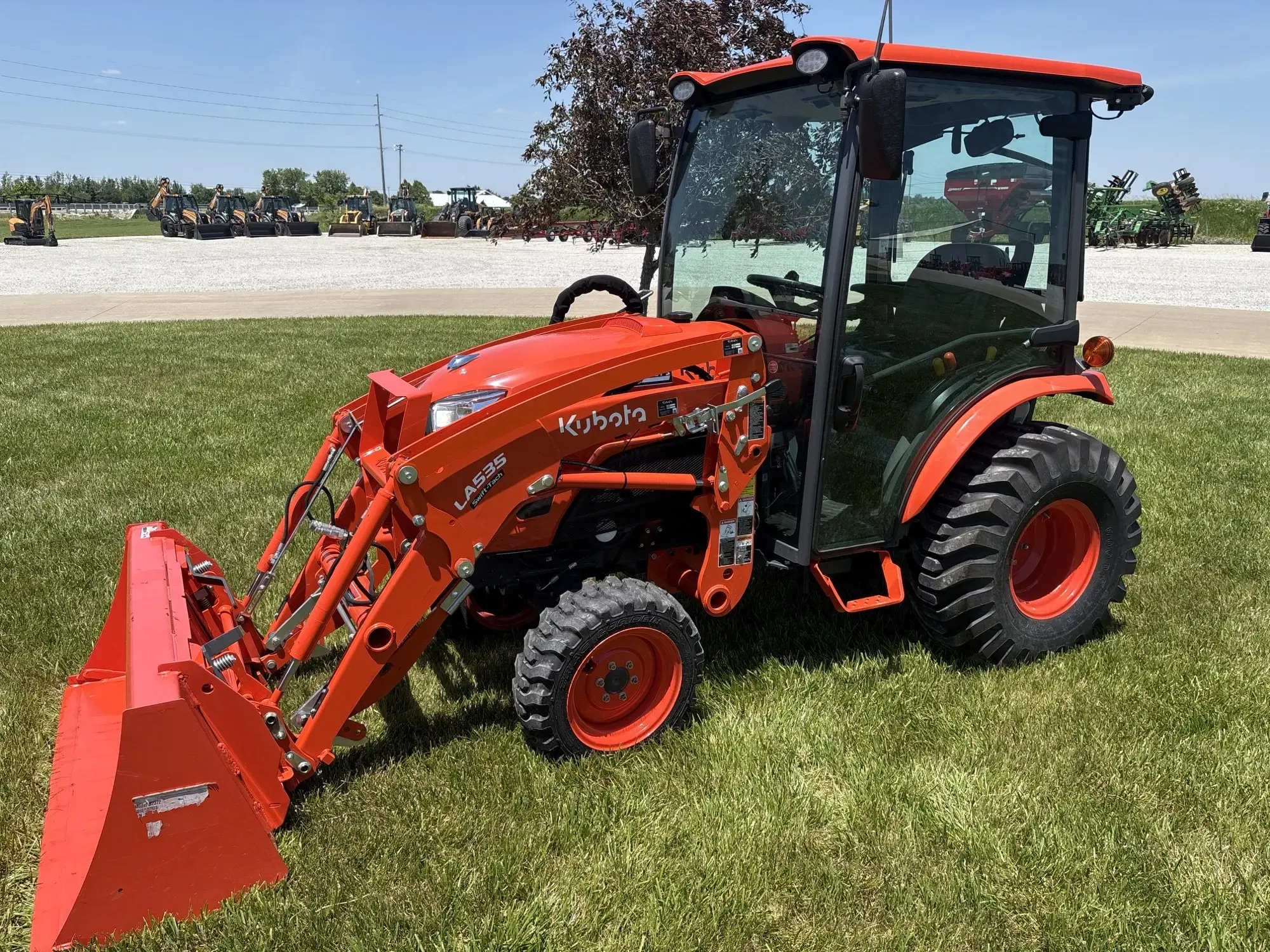 2020 Kubota LX3310 Equipment Image0