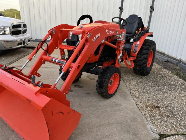 Image of Kubota LX3310HSD equipment image 1
