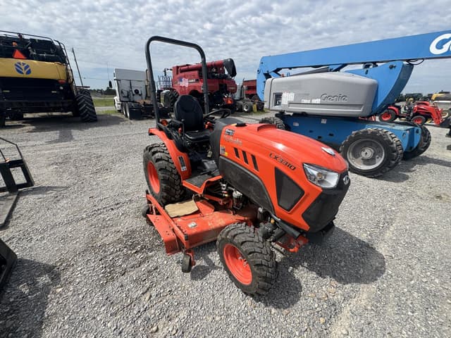 Image of Kubota LX3310HSD equipment image 2