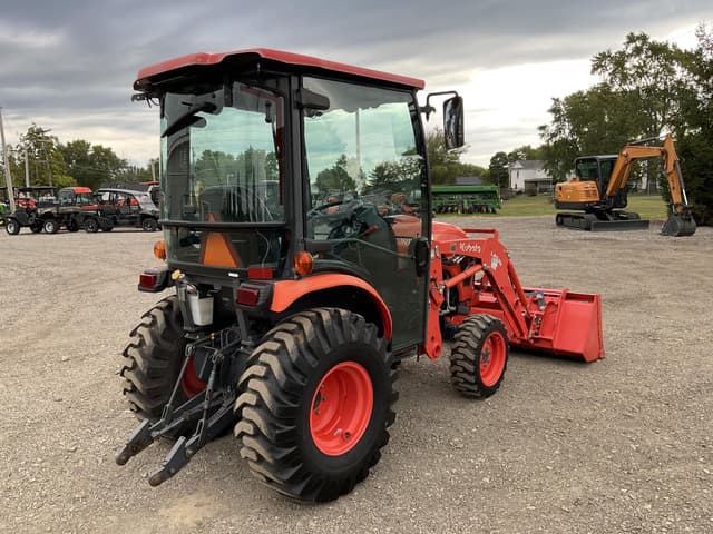 Image of Kubota LX3310HSD equipment image 4