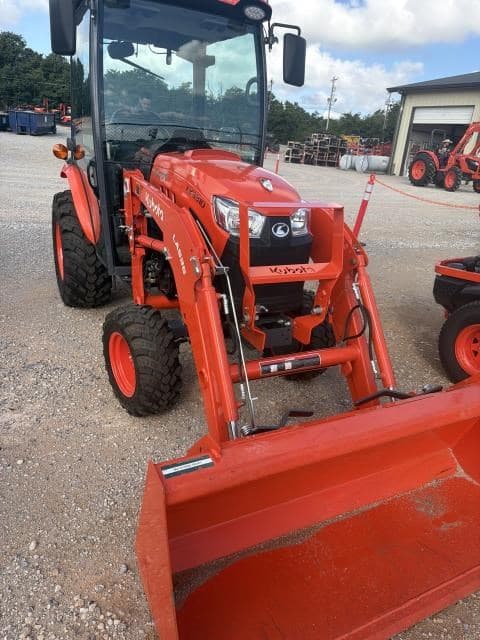 Image of Kubota LX3310HSDC equipment image 4