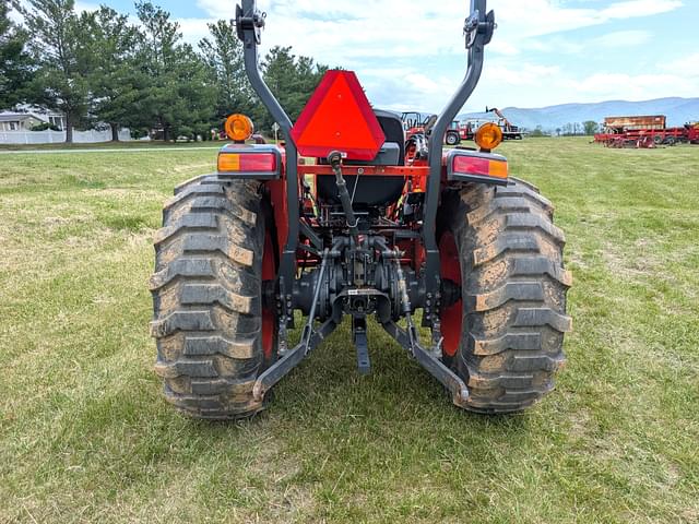 Image of Kubota L4701 equipment image 3