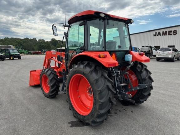 Image of Kubota M4D-071 equipment image 4