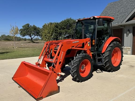 Image of Kubota M4D-071 equipment image 2