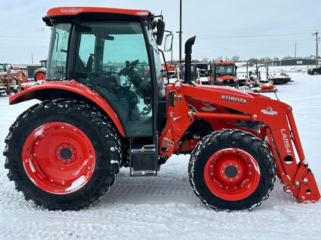 Image of Kubota M4D-071HDC12 equipment image 2