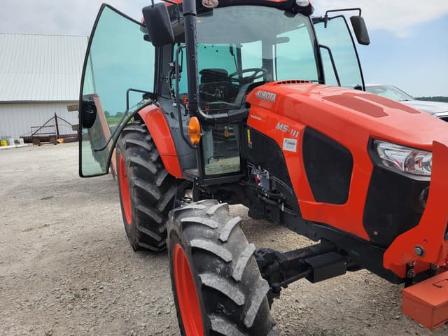 Image of Kubota M5-111 equipment image 1