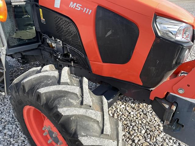 Image of Kubota M5-111 equipment image 4