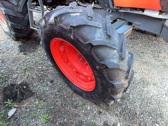 Image of Kubota M5-111D equipment image 3