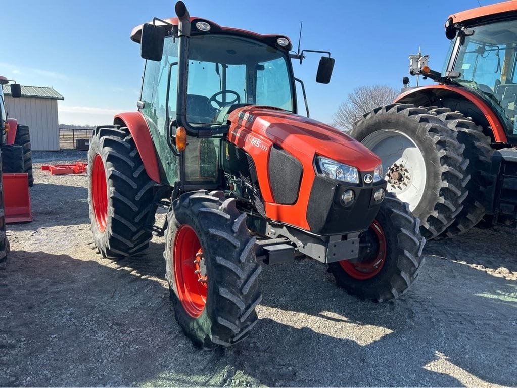 2020 Kubota M5-111 Equipment Image0