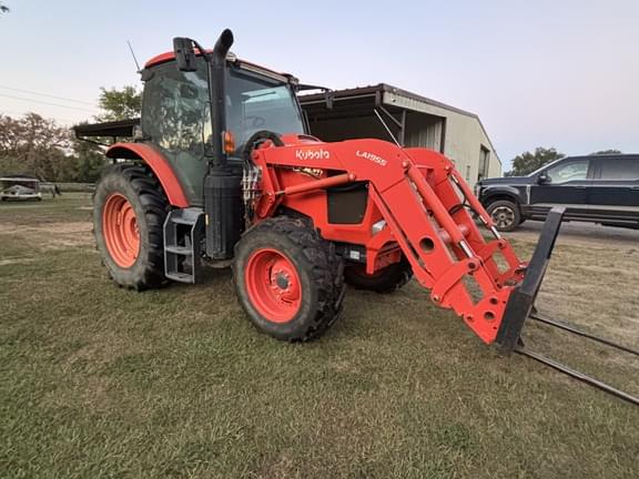 Image of Kubota M6-111 equipment image 4