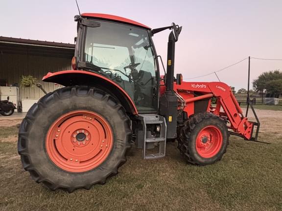 Image of Kubota M6-111 equipment image 2