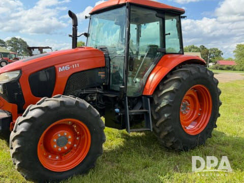 2020 Kubota M6-111 Equipment Image0