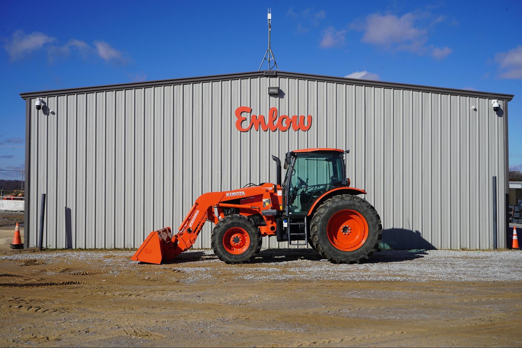 2020 Kubota M6-141 Equipment Image0
