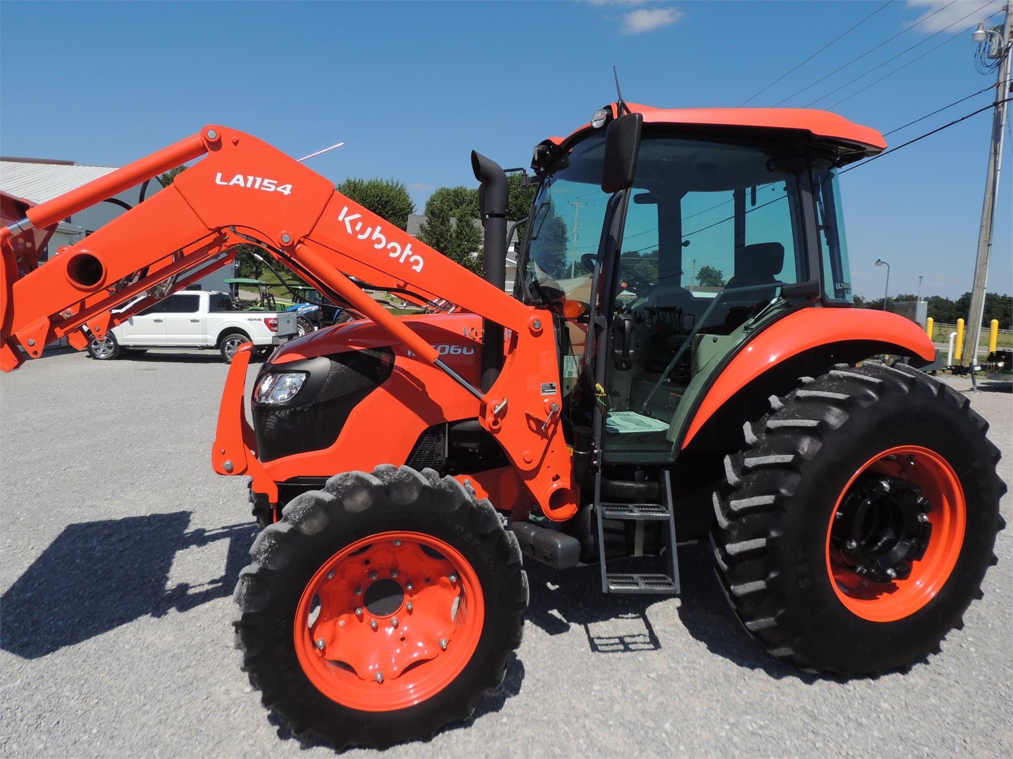 2020 Kubota M6060 Equipment Image0