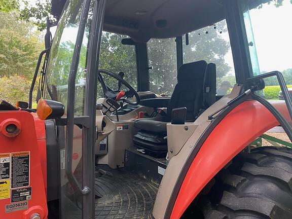 Image of Kubota M6060 equipment image 4