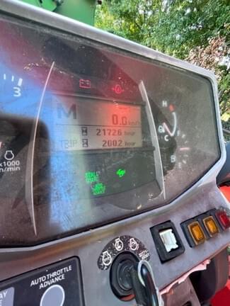 Image of Kubota M62 equipment image 4