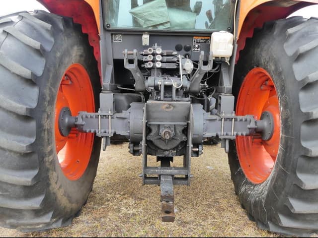 Image of Kubota M6S-111 equipment image 4