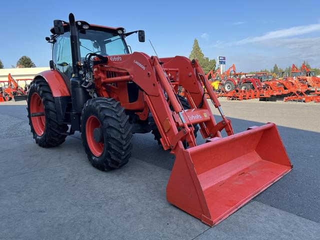 Image of Kubota M7.132 Deluxe equipment image 3