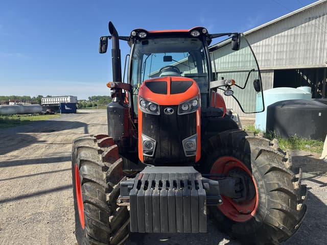 Image of Kubota M7.152 Deluxe equipment image 2