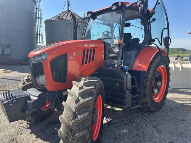 Image of Kubota M7.152 Deluxe equipment image 1