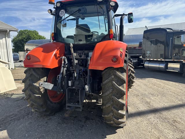 Image of Kubota M7.152 Deluxe equipment image 4