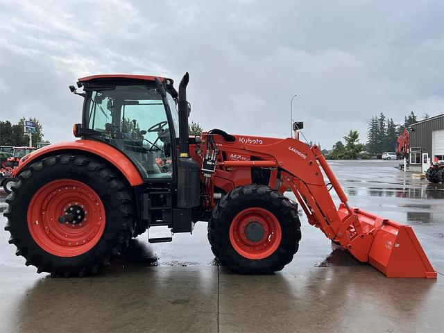 Image of Kubota M7.152 Deluxe equipment image 4