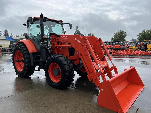 Image of Kubota M7.152 Deluxe equipment image 3