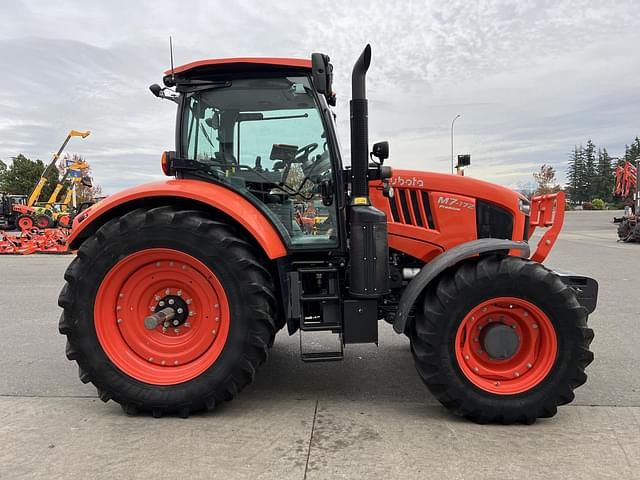 Image of Kubota M7.172 Premium equipment image 4