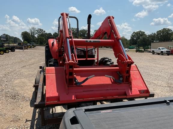 Image of Kubota M7060 equipment image 2