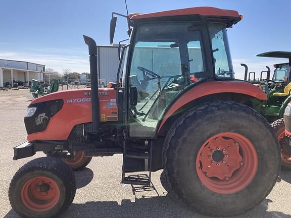 Image of Kubota M7060 equipment image 2