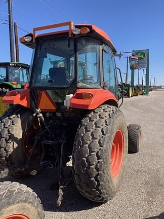 Image of Kubota M7060 equipment image 4