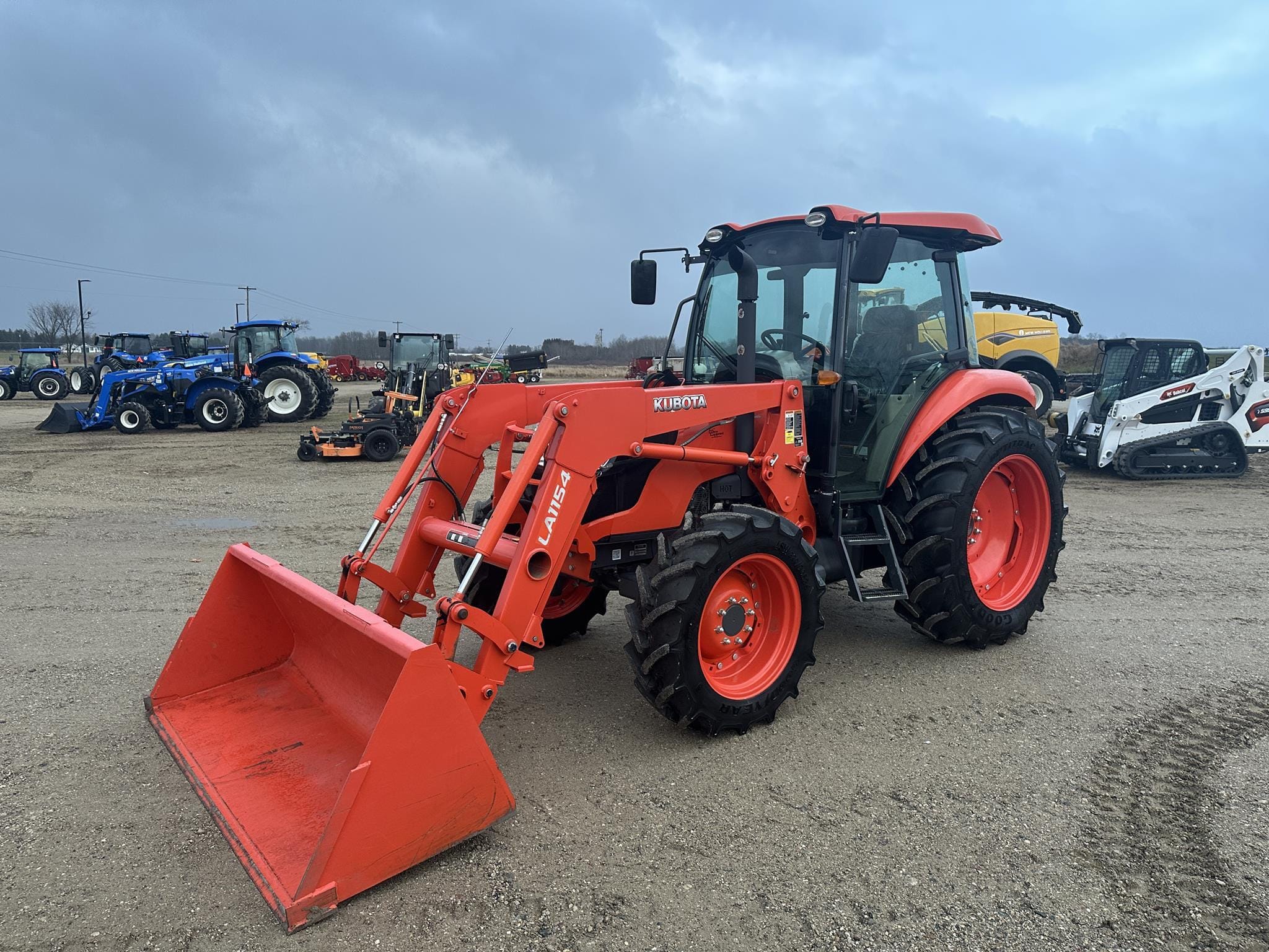 2020 Kubota M7060D Equipment Image0