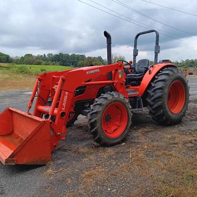 Image of Kubota M7060HD equipment image 2