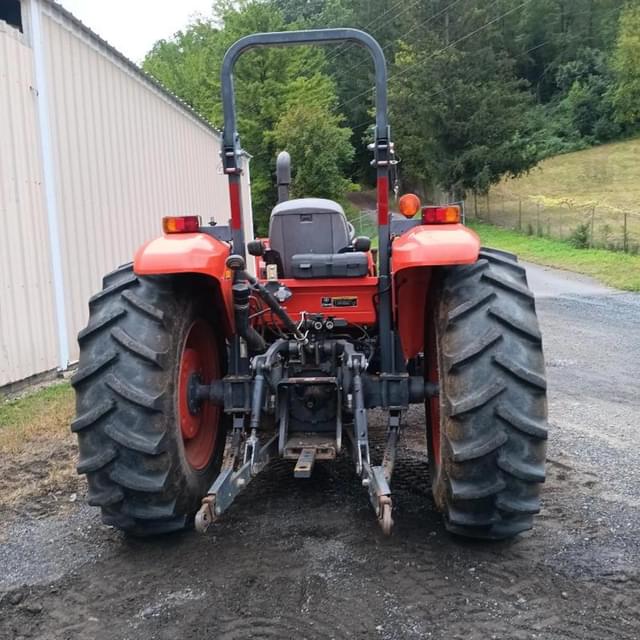 Image of Kubota M7060HD equipment image 3