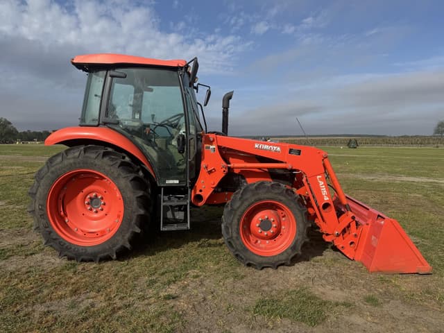 Image of Kubota M7060HDC equipment image 4