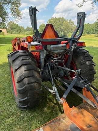 Image of Kubota MX5200 equipment image 3