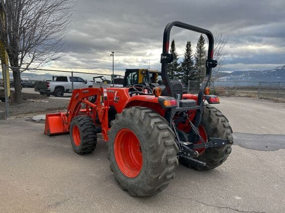 Image of Kubota MX5200HST equipment image 2
