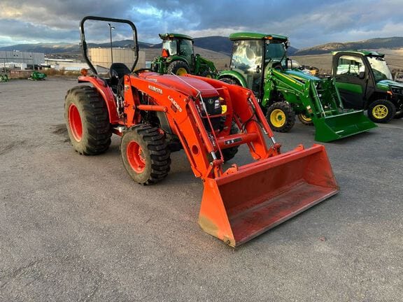 2020 Kubota MX5200HST Equipment Image0